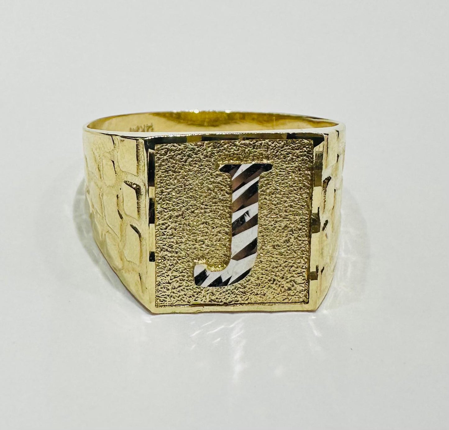 14K GOLD INITIAL LETTER "J" RING- WEIGHT: 4.5gm