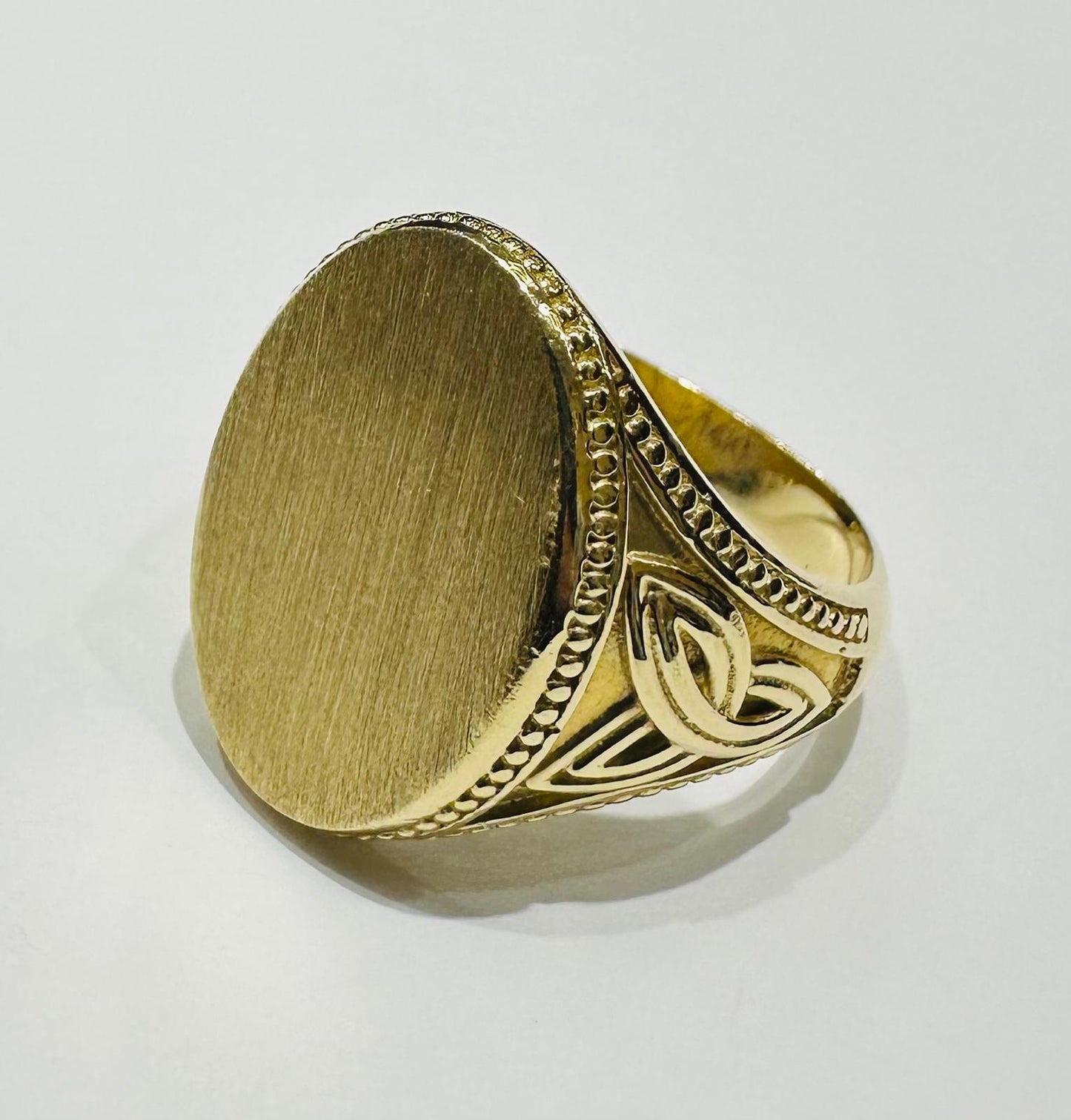14K GOLD OVAL RING- WEIGHT: 14.9gm
