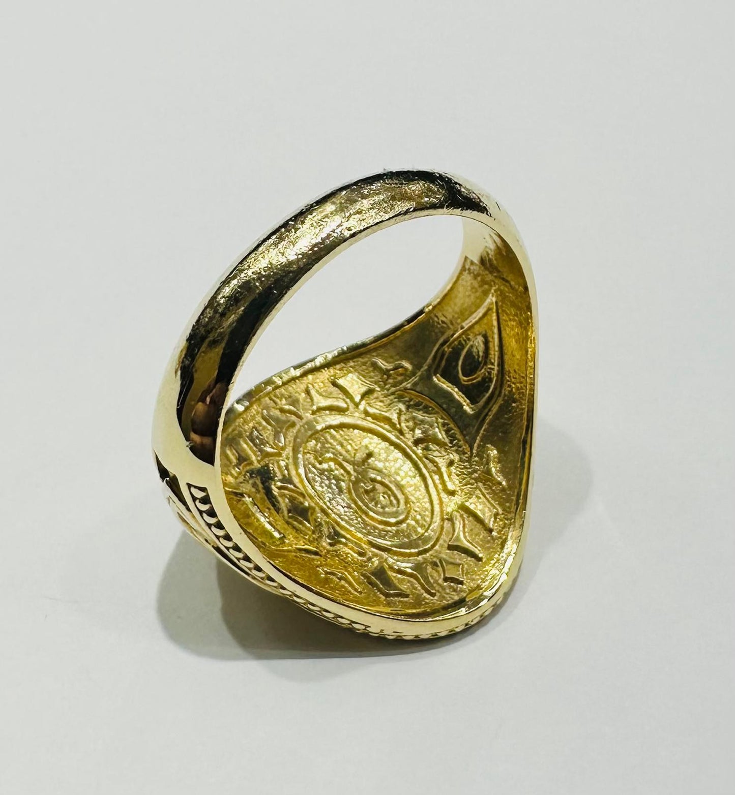14K GOLD OVAL RING- WEIGHT: 14.9gm