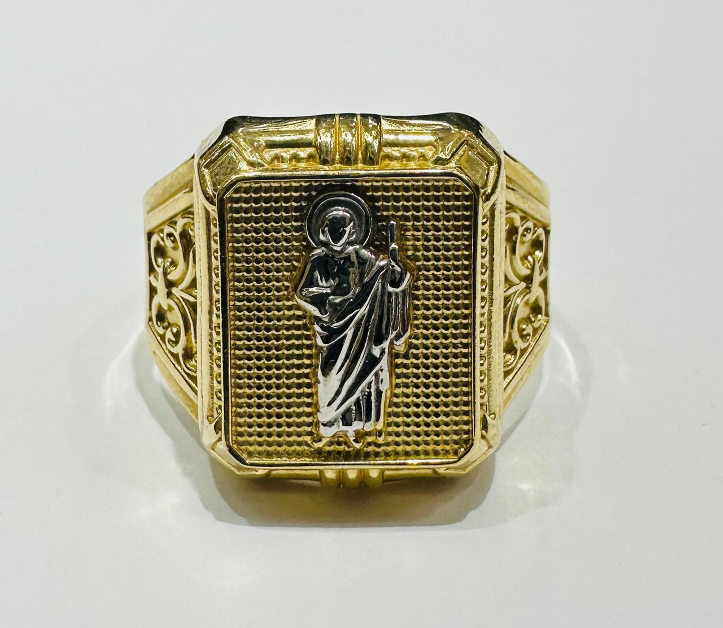 14K GOLD TWO TONED SAN JUDE RING- WEIGHT: 6.0gm