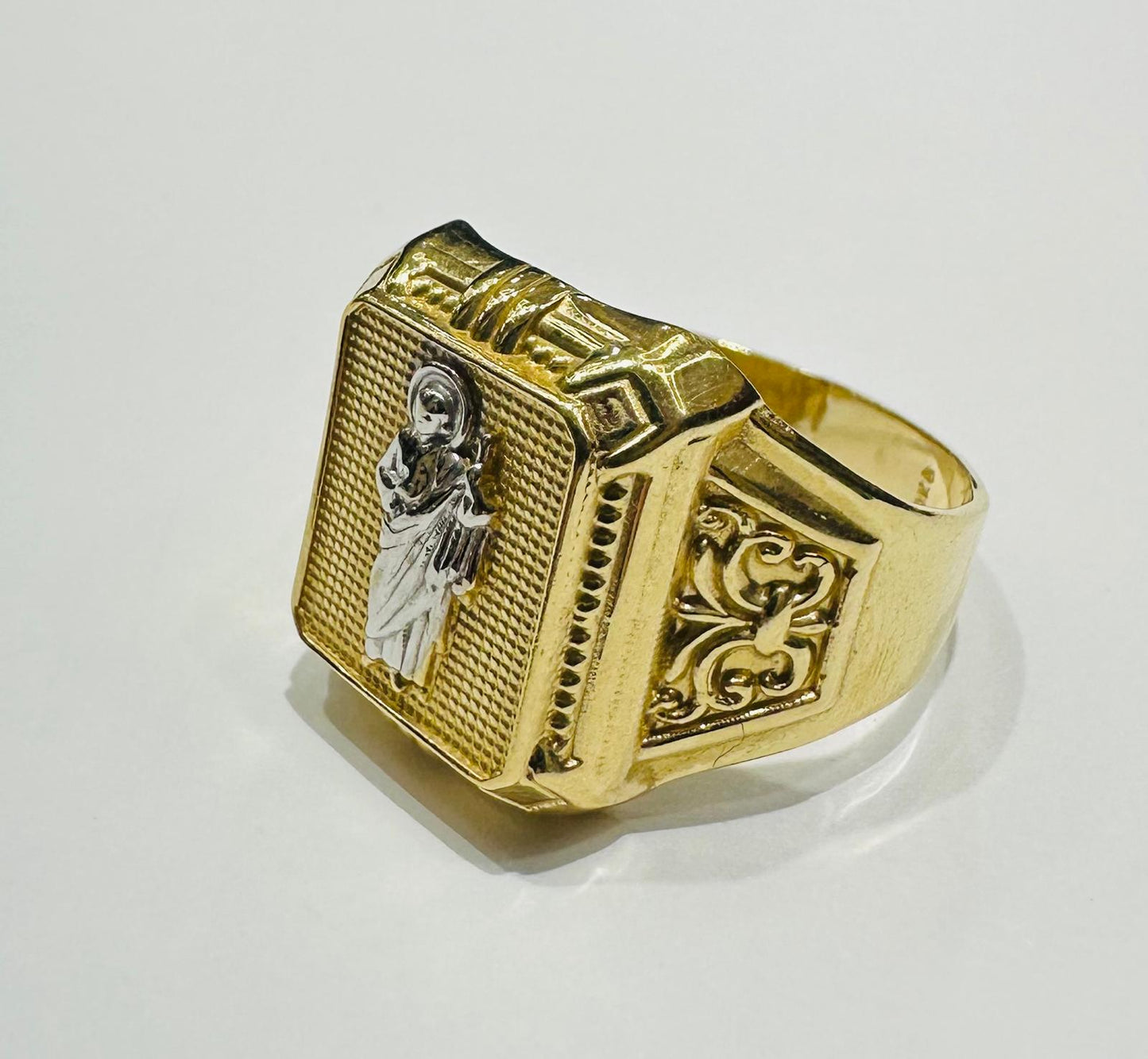 14K GOLD TWO TONED SAN JUDE RING- WEIGHT: 6.0gm