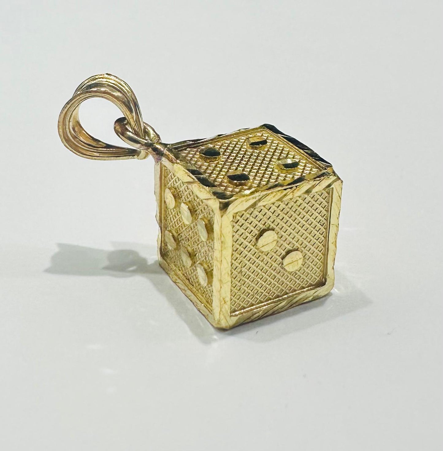 10K GOLD DICE PENDANT- WEIGHT: 2.6gm