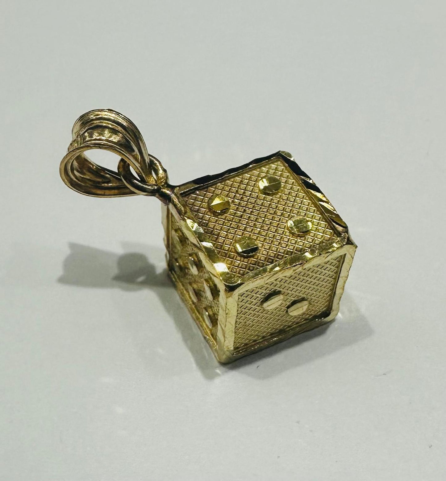 10K GOLD DICE PENDANT- WEIGHT: 2.6gm