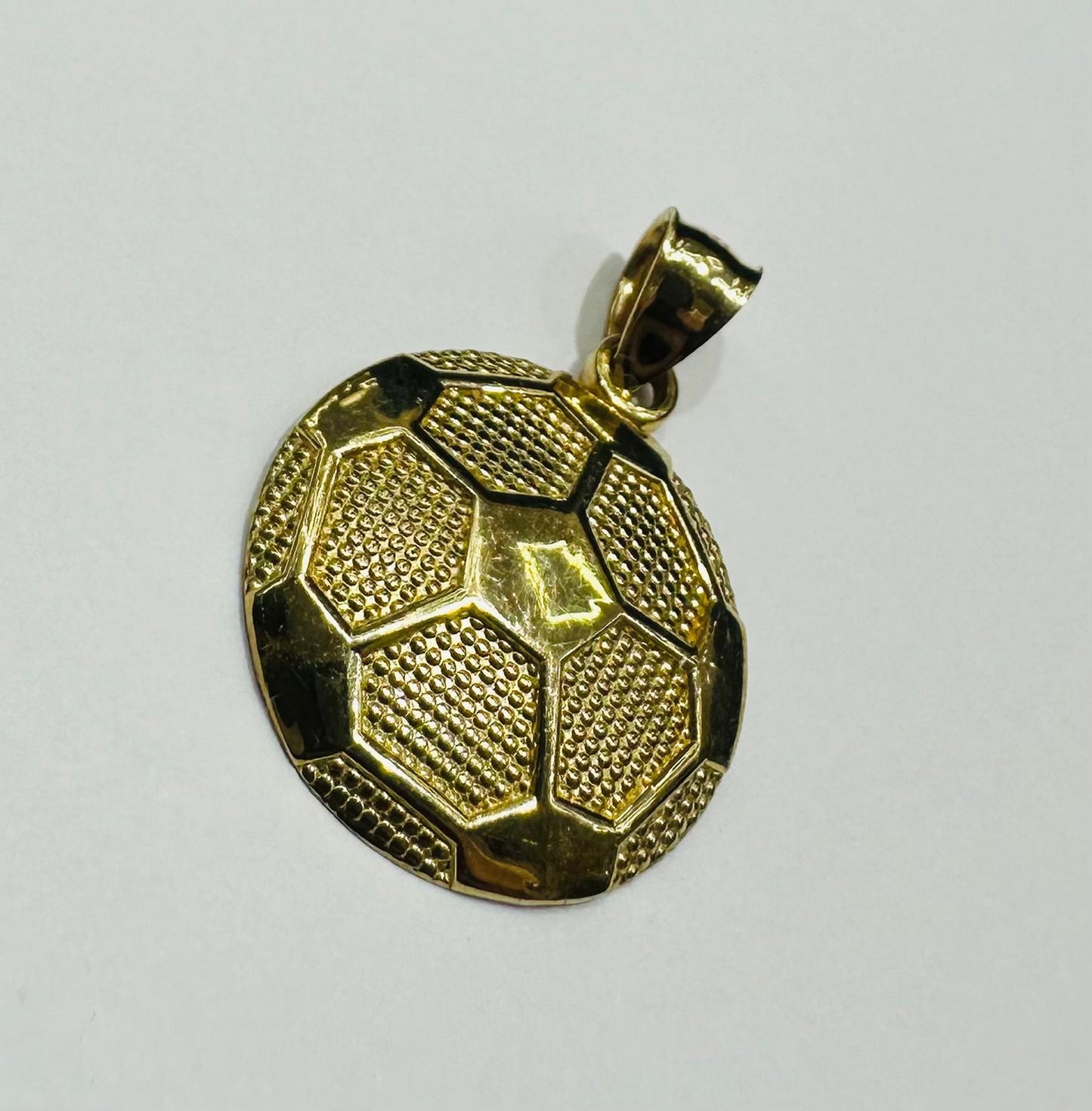 10K GOLD SOCCER BALL PENDANT- WEIGHT: 1.8gm