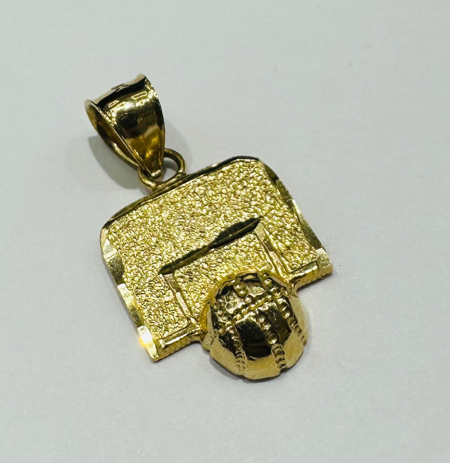 10K GOLD BASKETBALL CHARM PENDANT-  WEIGHT: 1.6gm