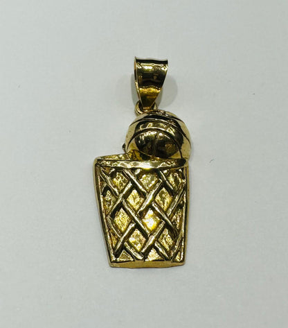 10K GOLD BASKETBALL AND HOOP PENDANT-  WEIGHT: 2.2gm