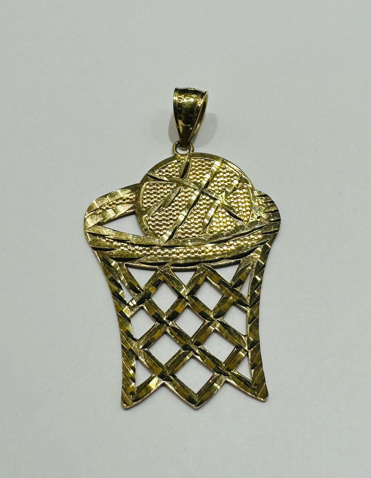 10K GOLD BASKETBALL AND HOOP PENDANT-  WEIGHT: 2.3gm