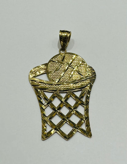 10K GOLD BASKETBALL AND HOOP PENDANT-  WEIGHT: 2.3gm