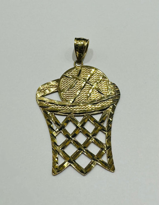 10K GOLD BASKETBALL AND HOOP PENDANT-  WEIGHT: 2.3gm
