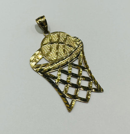10K GOLD BASKETBALL AND HOOP PENDANT-  WEIGHT: 2.3gm