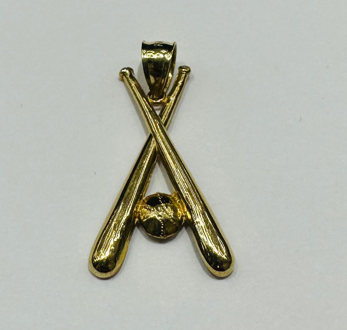 10K GOLD BASEBALL BATS CHARM PENDANT-  WEIGHT: 1.1gm