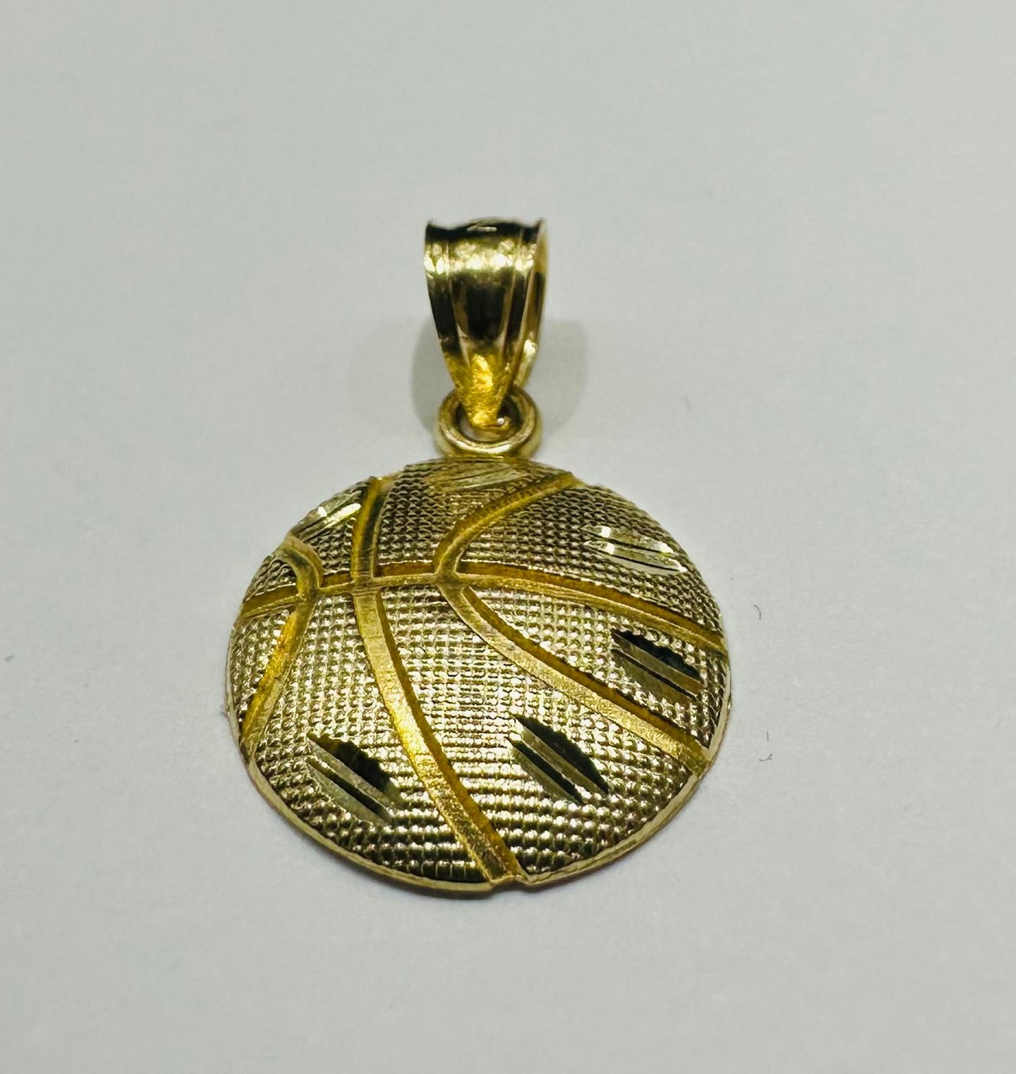 10K GOLD SPORTS BASKETBALL PENDANT- WEIGHT: 1.0gm