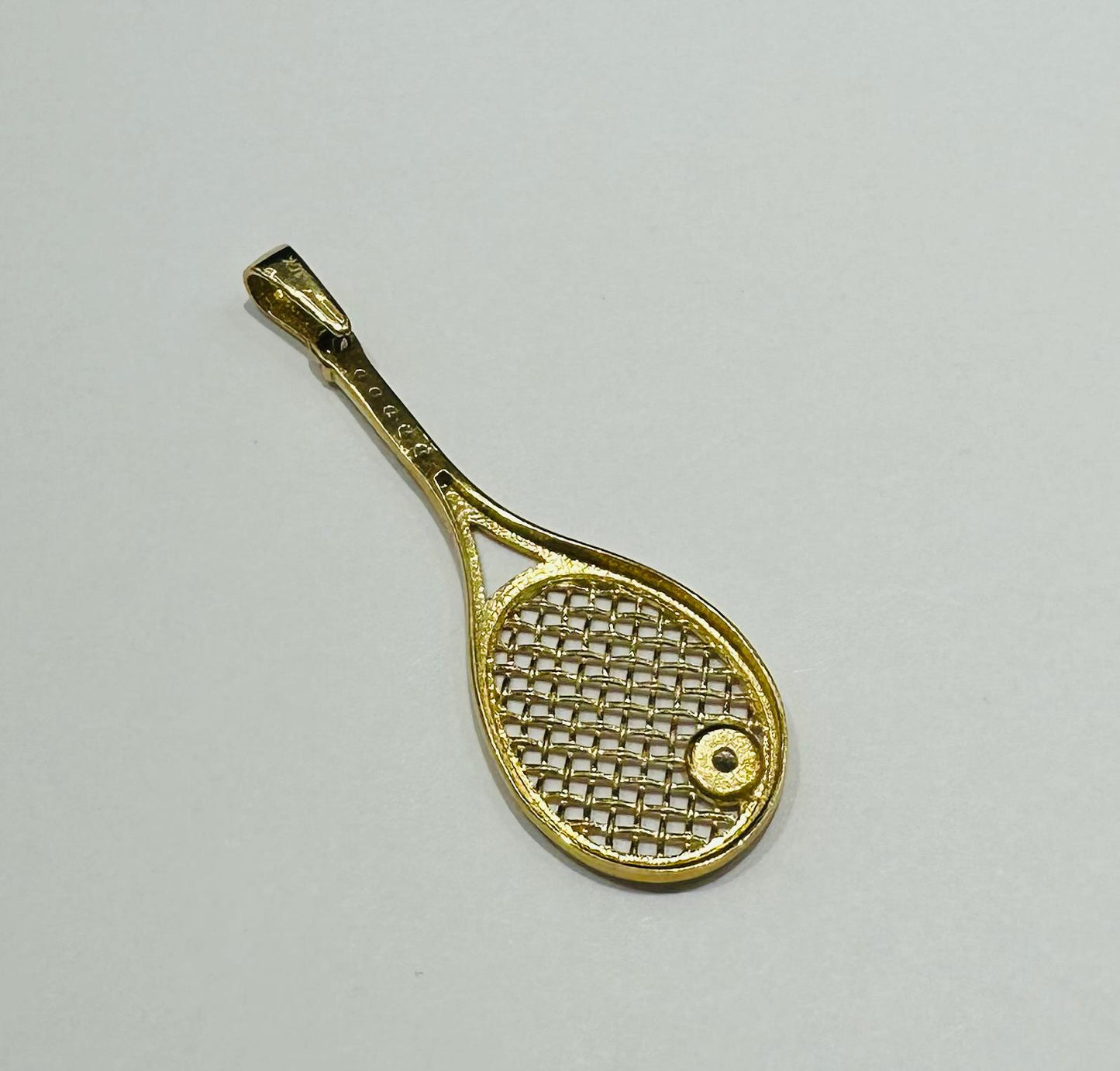 10K GOLD TENNIS RACKET PENDANT-  WEIGHT: 1.3gm