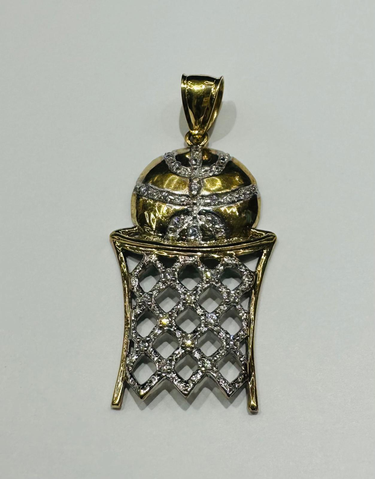10K GOLD BASKETBALL AND HOOP PENDANT-  WEIGHT: 6.7gm