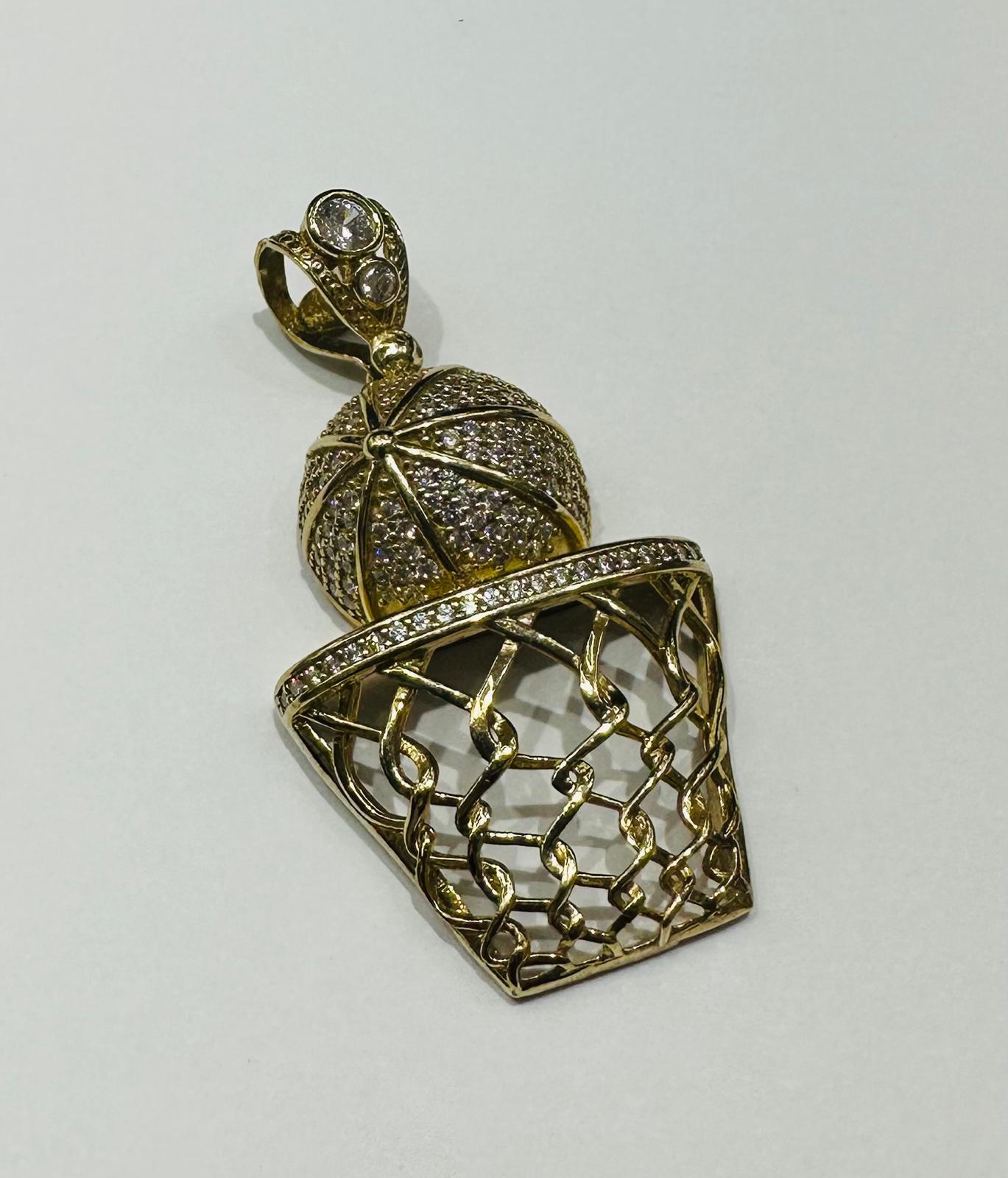 10K GOLD BASKETBALL AND HOOP PENDANT WITH WHITE SAPPHIRE-  WEIGHT: 10.0gm