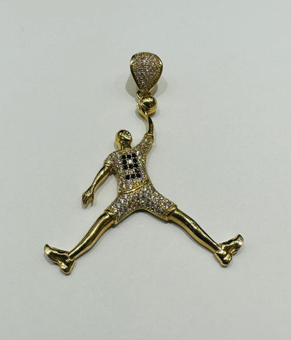 10K GOLD BASKETBALL PLAYER WITH WHITE SAPPHIRE-  WEIGHT: 5.3gm