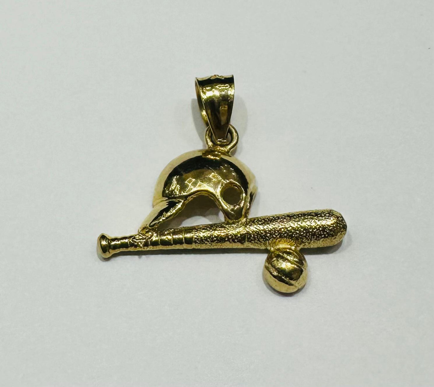 10K GOLD BASEBALL KIT PENDANT-  WEIGHT: 1.6gm