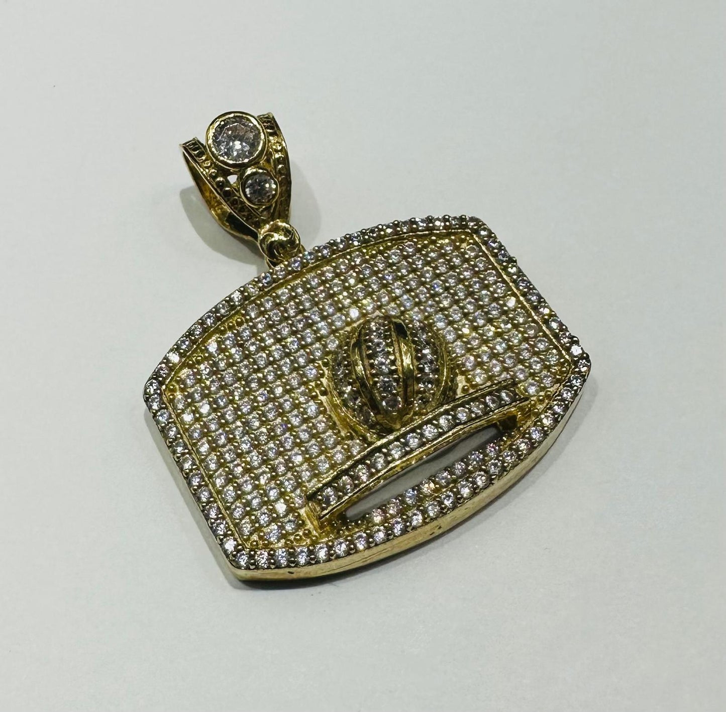 10K GOLD BASKETBALL HOOP AND BALL PENDANT WITH WHITE SAPPHIRE- WEIGHT: 10.0gm