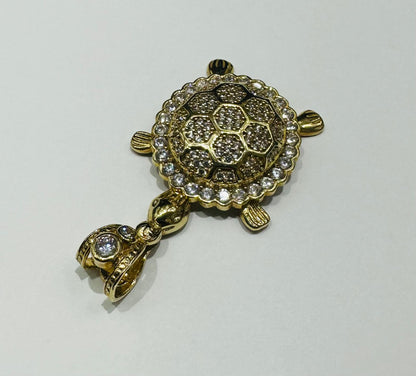 10K GOLD TURTLE WITH WHITE SAPPHIRE-  WEIGHT: 6.1gm