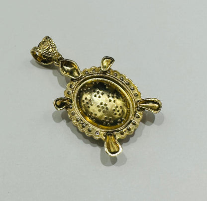 10K GOLD TURTLE WITH WHITE SAPPHIRE-  WEIGHT: 6.1gm
