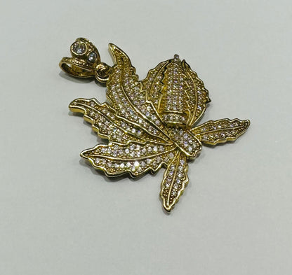 10K GOLD LEAF PENDANT WITH SAPPHIRE STONES- WEIGHT: 7.5gm