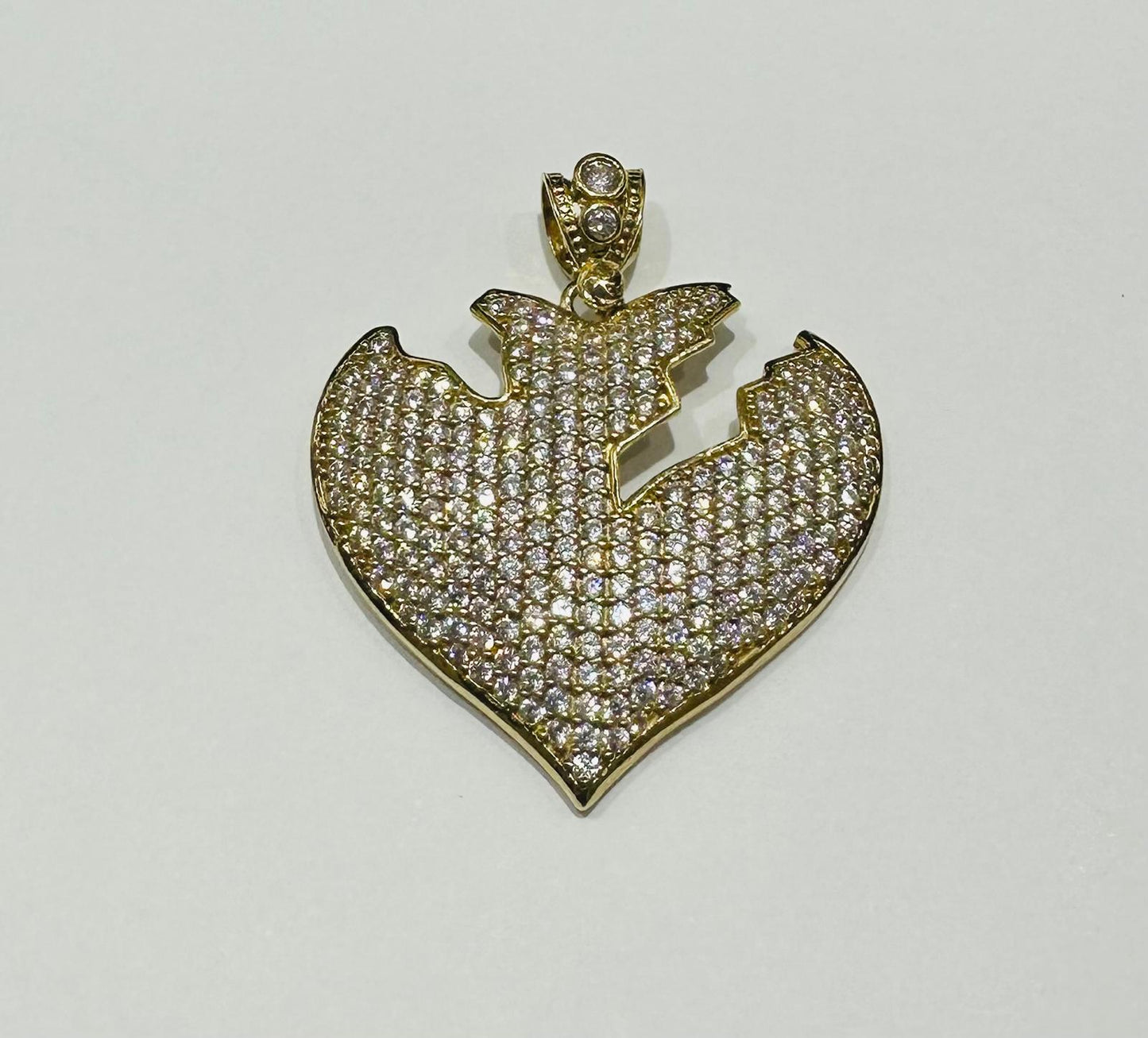10K GOLD HEART PENDANT WITH WHITE SAPPHIRE- WEIGHT: 9.6gm
