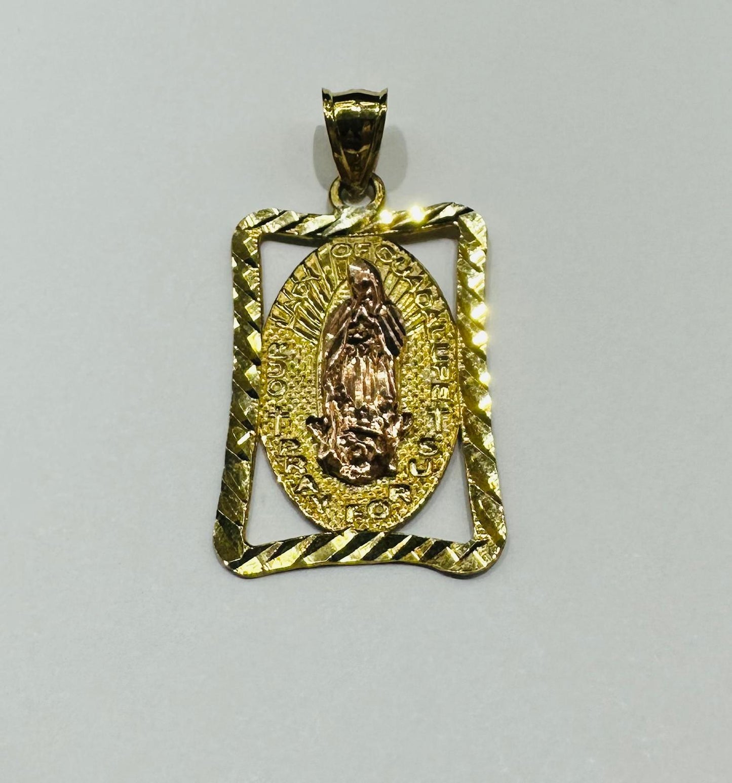 10K GOLD TWO TONED VIRGIN MARY PENDANT- WEIGHT: 2.7gm