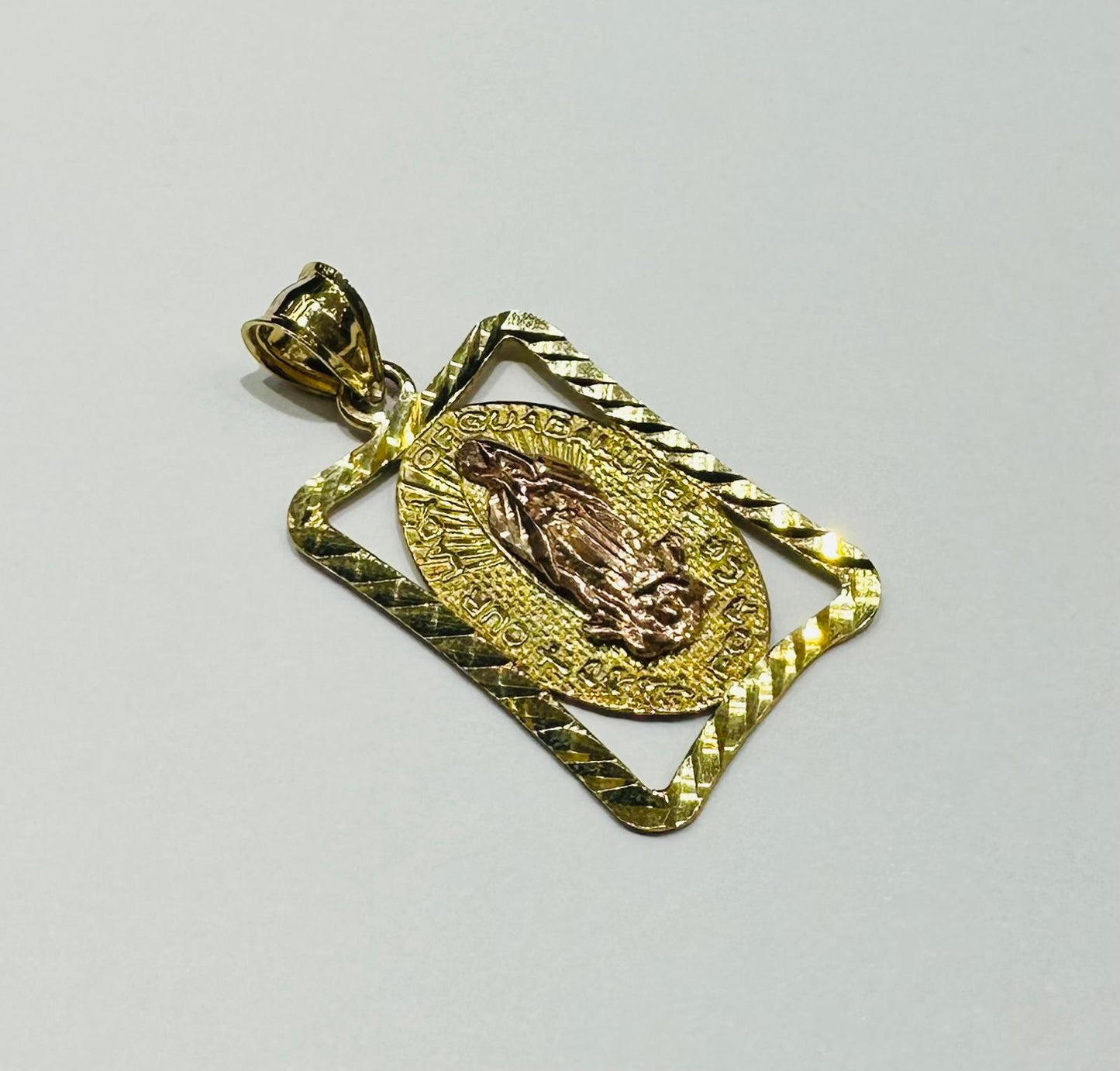 10K GOLD TWO TONED VIRGIN MARY PENDANT- WEIGHT: 2.7gm