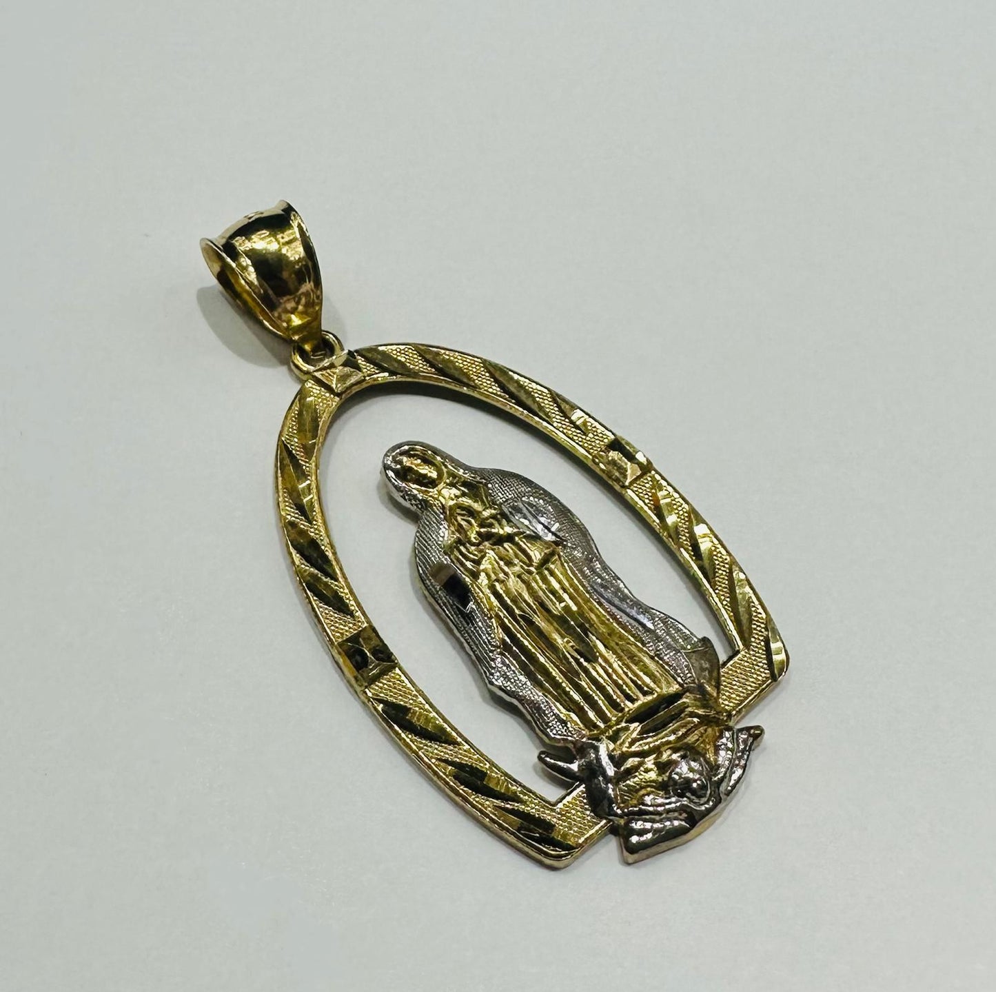 10K GOLD TWO TONED VIRGIN MARY PENDANT- WEIGHT: 3.9gm