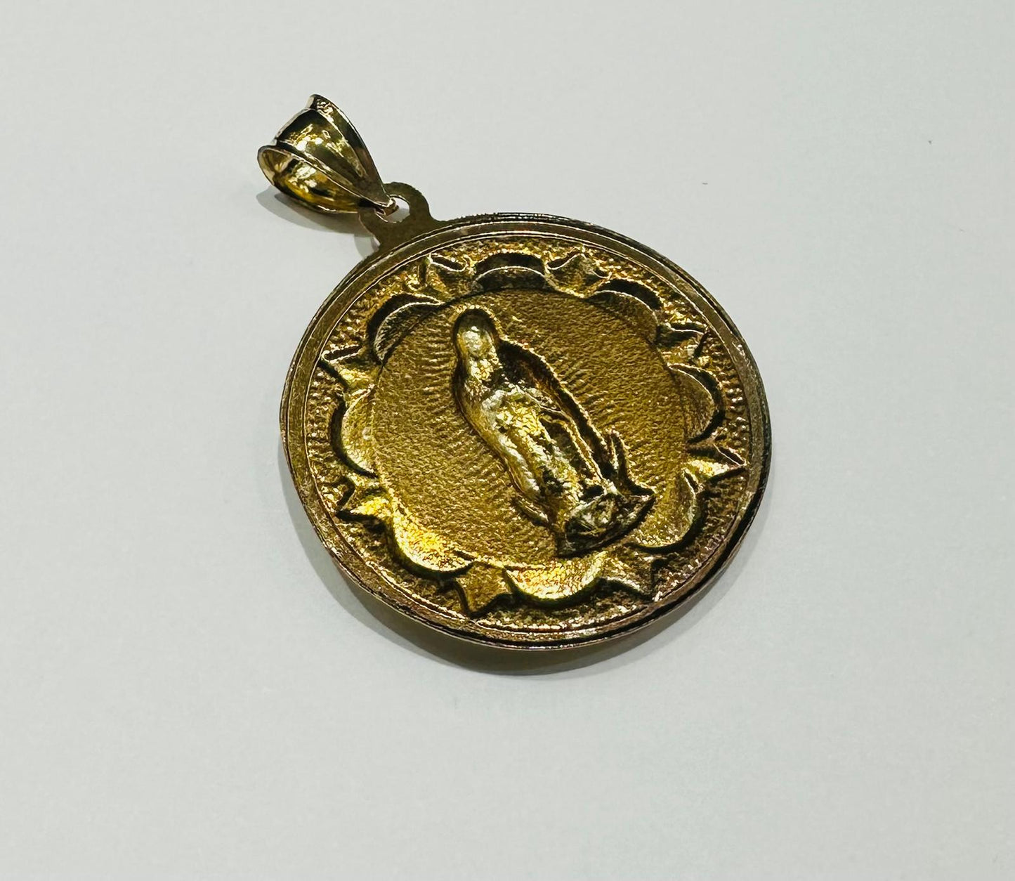 10K GOLD VIRGIN MARY PENDANT- WEIGHT: 6.5gm