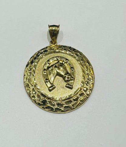 10K GOLD ROUND HORSESHOE HORSE PENDANT- WEIGHT: 6.0gm