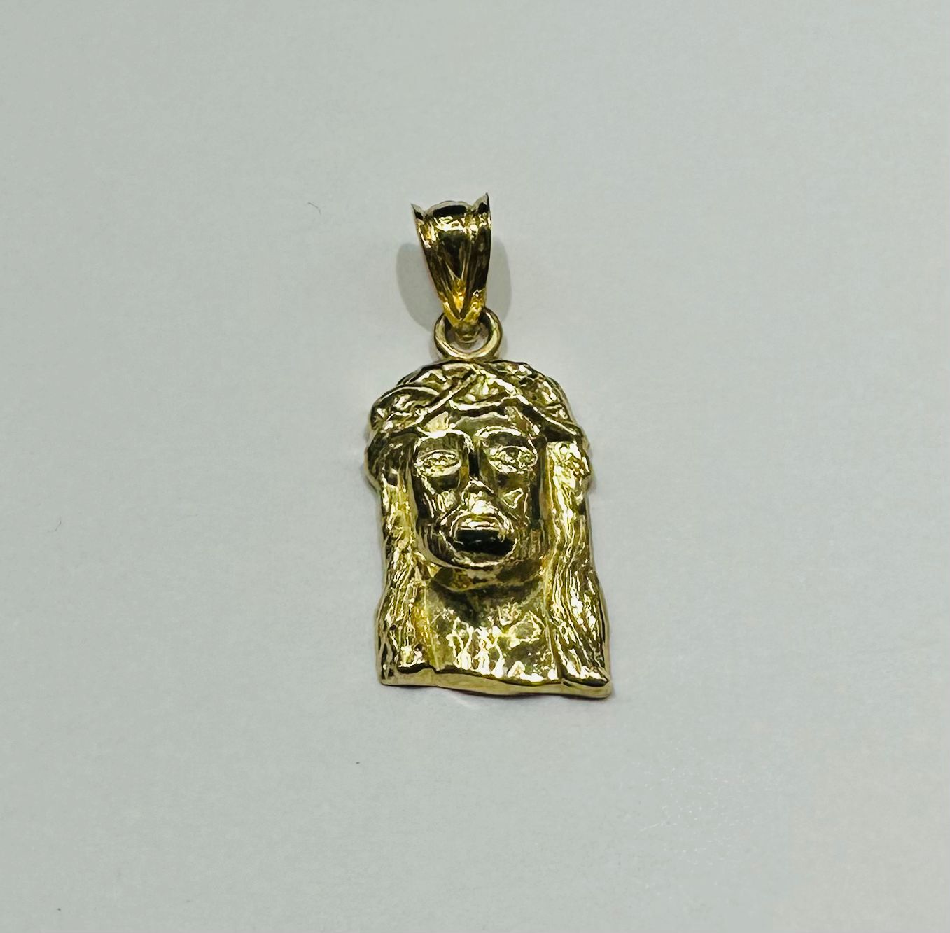10K GOLD JESUS FACE PENDANT- WEIGHT: 1.0gm