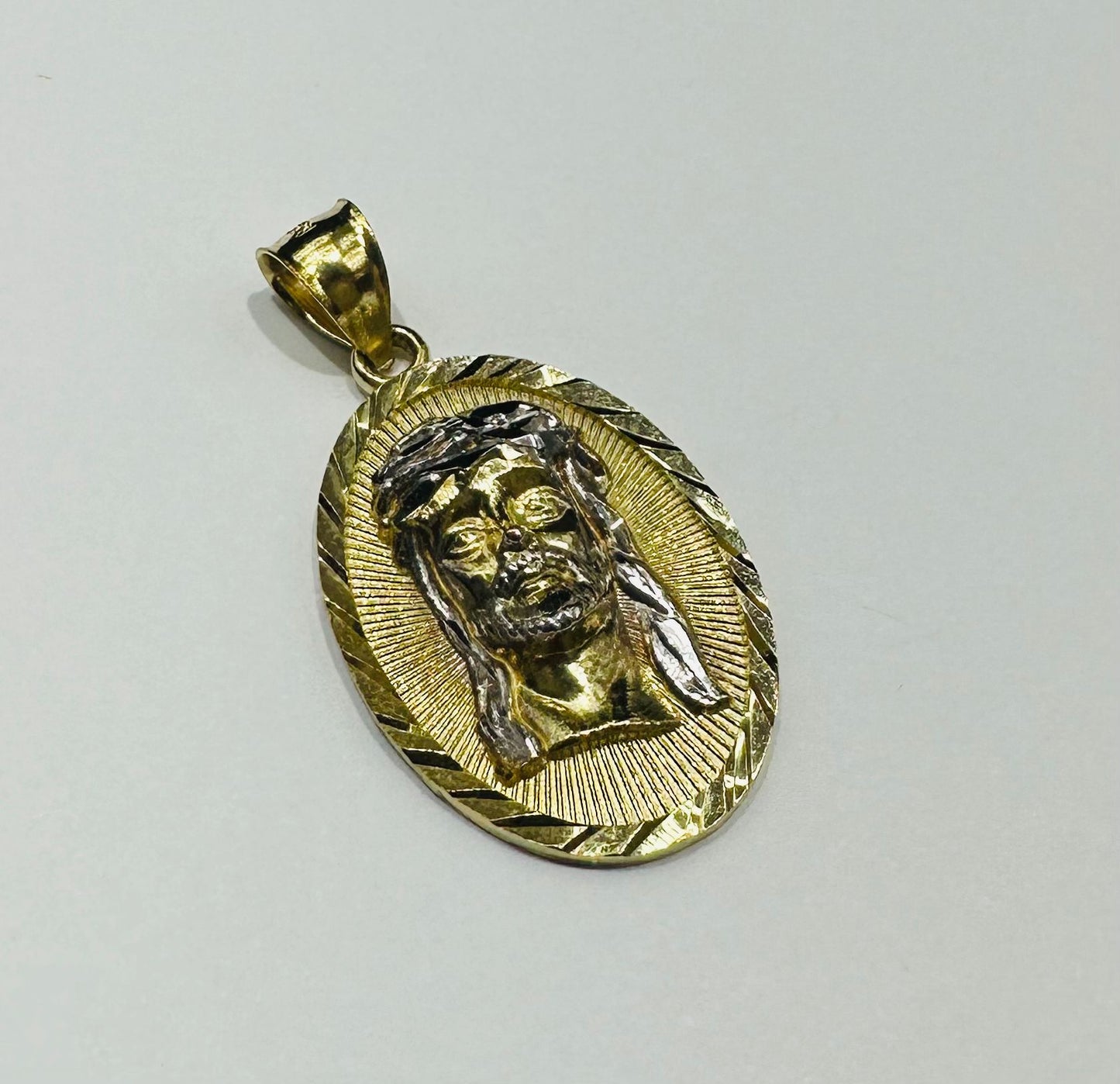 10K GOLD TWO TONED JESUS FACE PENDANT- WEIGHT: 4.0gm