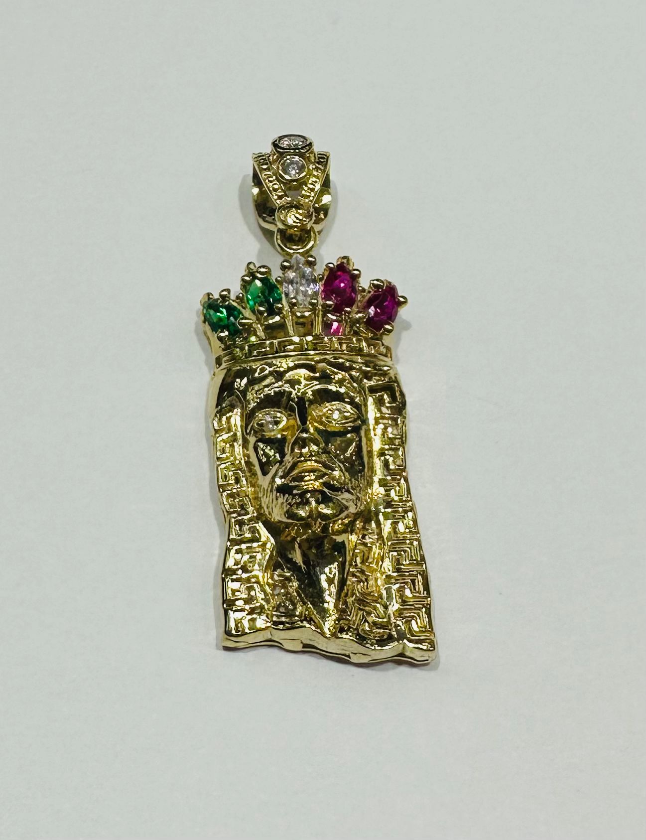10K GOLD JESUS FACE PENDANT WITH SAPPHIRE STONES- WEIGHT: 6.6gm