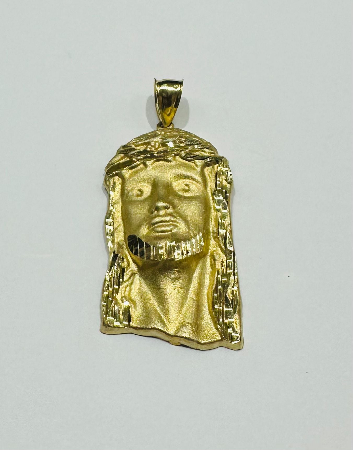 10K GOLD JESUS FACE PENDANT- WEIGHT: 3.4gm