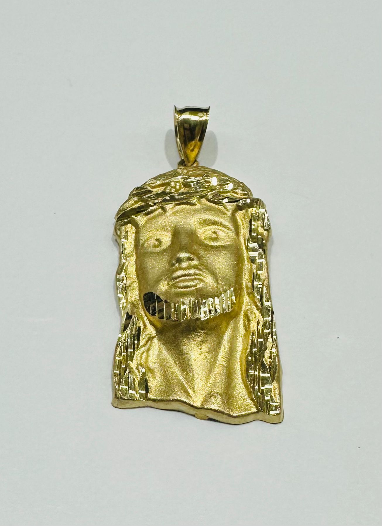 10K GOLD JESUS FACE PENDANT- WEIGHT: 3.4gm