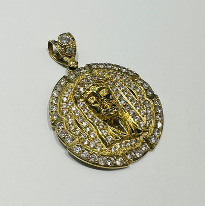 10K GOLD JESUS FACE PENDANT WITH WHITE SAPPHIRE- WEIGHT: 8.3gm
