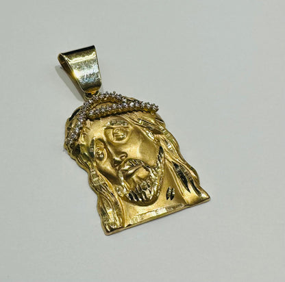 10K GOLD JESUS FACE PENDANT WITH WHITE SAPPHIRE- WEIGHT: 15.2gm