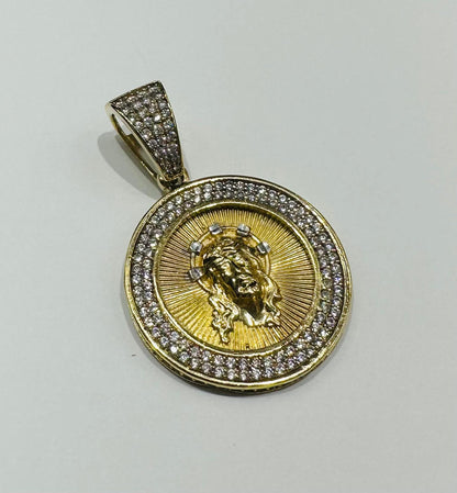 10K GOLD ROUND JESUS FACE PENDANT WITH WHITE SAPPHIRE- WEIGHT: 7.8gm