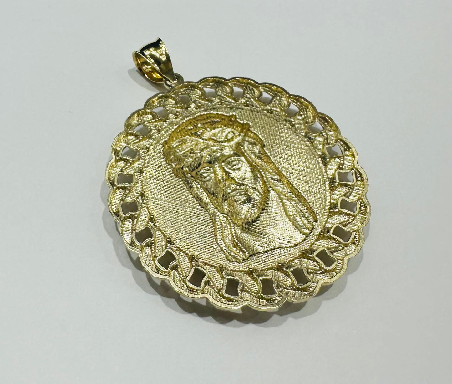 10K GOLD TWO TONED JESUS FACE PENDANT- WEIGHT: 13.3gm