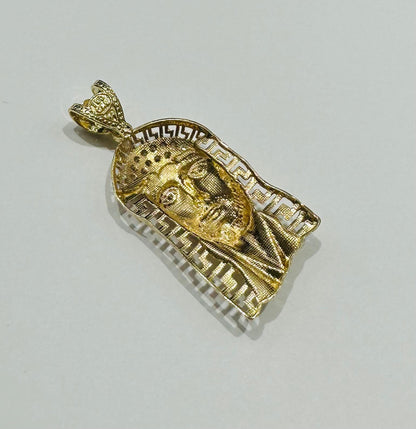 10K GOLD JESUS PENDANTWITH WHITE SAPPHIRE- WEIGHT: 4.1gm
