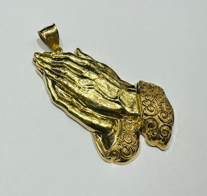 10K GOLD NUGGET PRAYING HANDS PENDANT- WEIGHT: 14.8gm