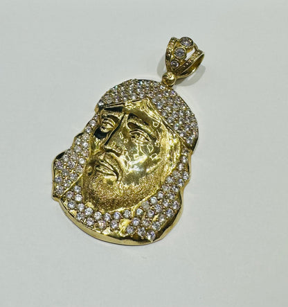 10K GOLD JESUS PENDANT WITH WHITE SAPPHIRE- WEIGHT: 12.9gm