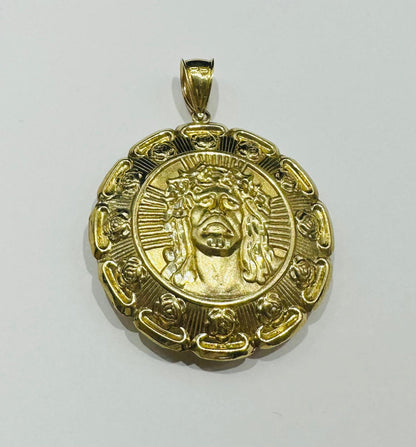 10K GOLD JESUS/VIRGIN MARY PENDANT- WEIGHT: 18.8gm