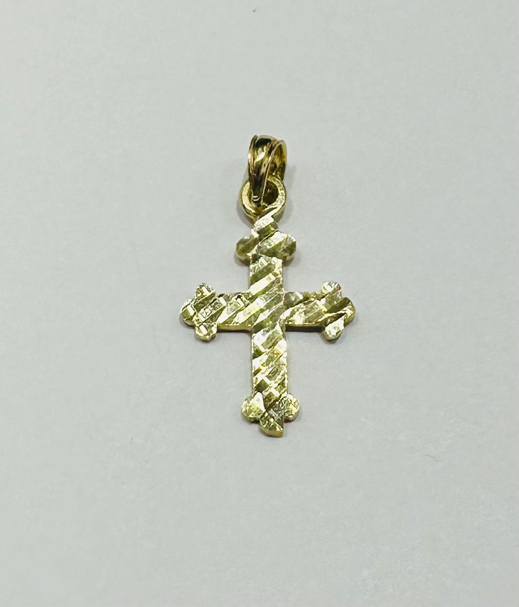 10K GOLD CROSS PENDANT- WEIGHT: 1.0gm