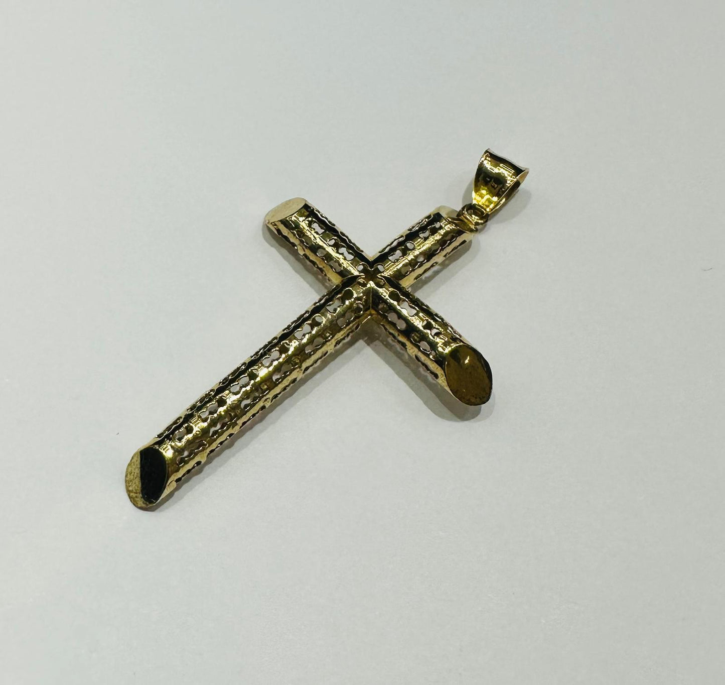 10K GOLD CROSS PENDANT- WEIGHT: 3.8gm