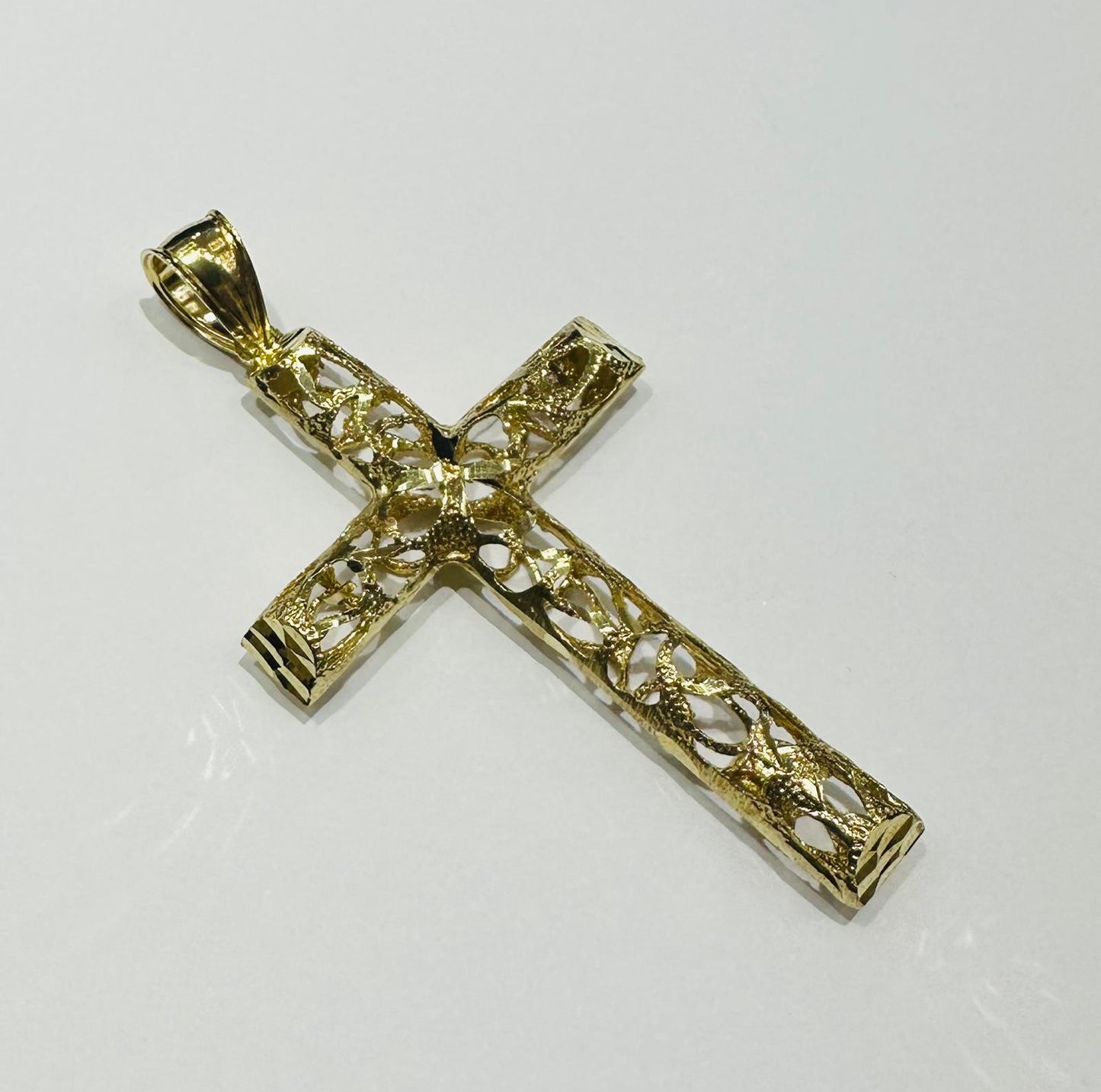 10K GOLD CROSS PENDANT- WEIGHT: 8.1gm