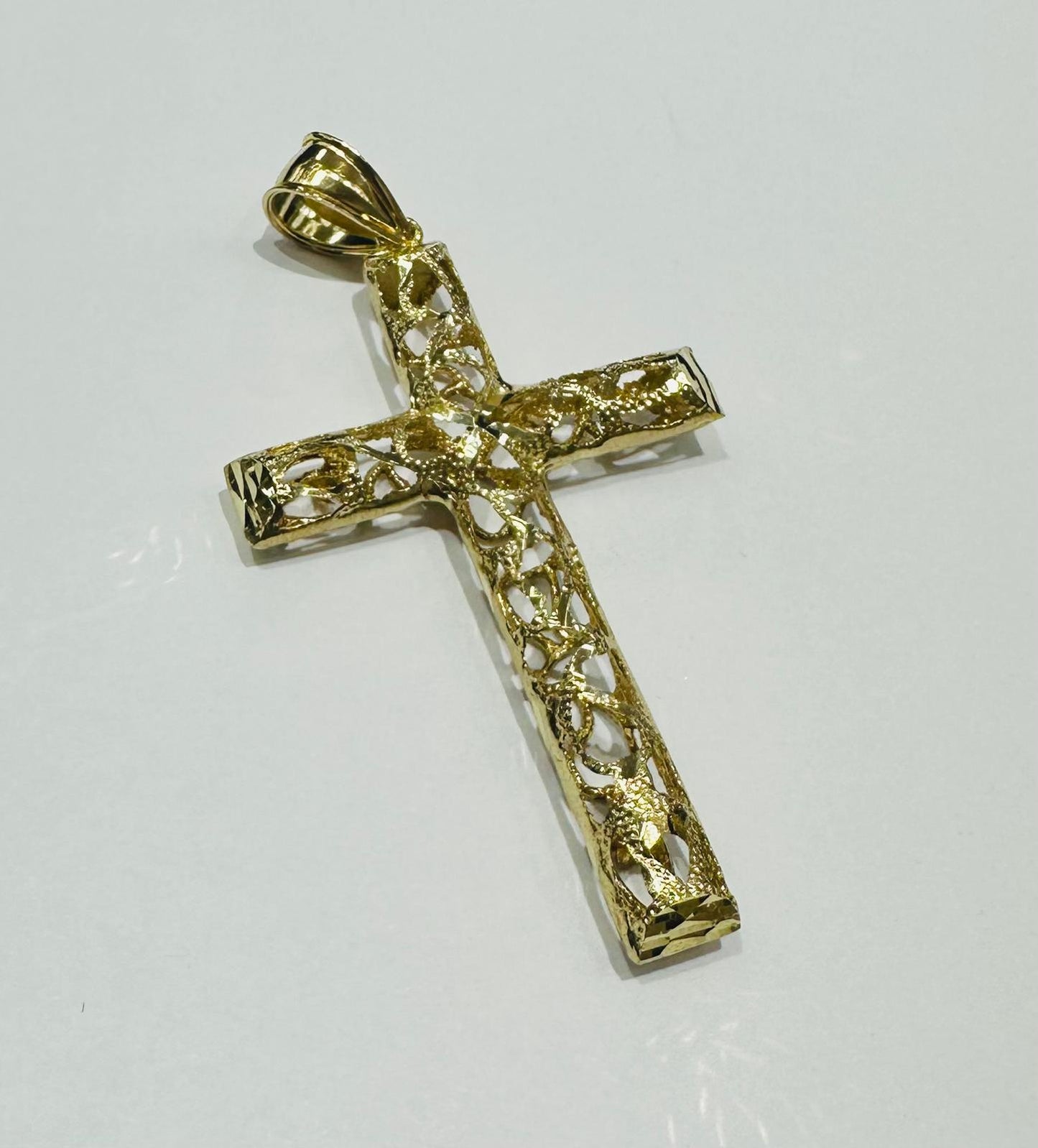 10K GOLD CROSS PENDANT- WEIGHT: 8.1gm