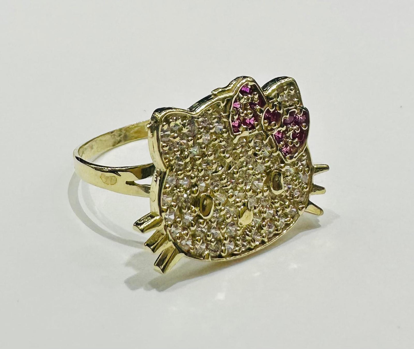 10K GOLD KITTY RING WITH WHITE SAPPHIRE- WEIGHT: 2.7gm