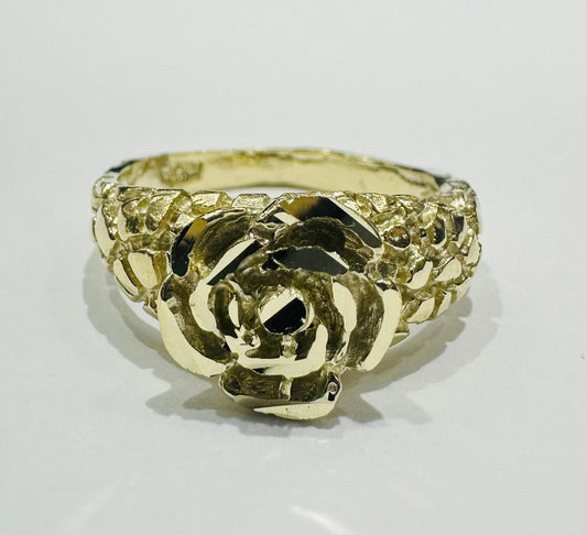 10K GOLD FLOWER NUGGET RING- WEIGHT: 3.5gm